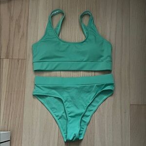 Women's Green Swim Set